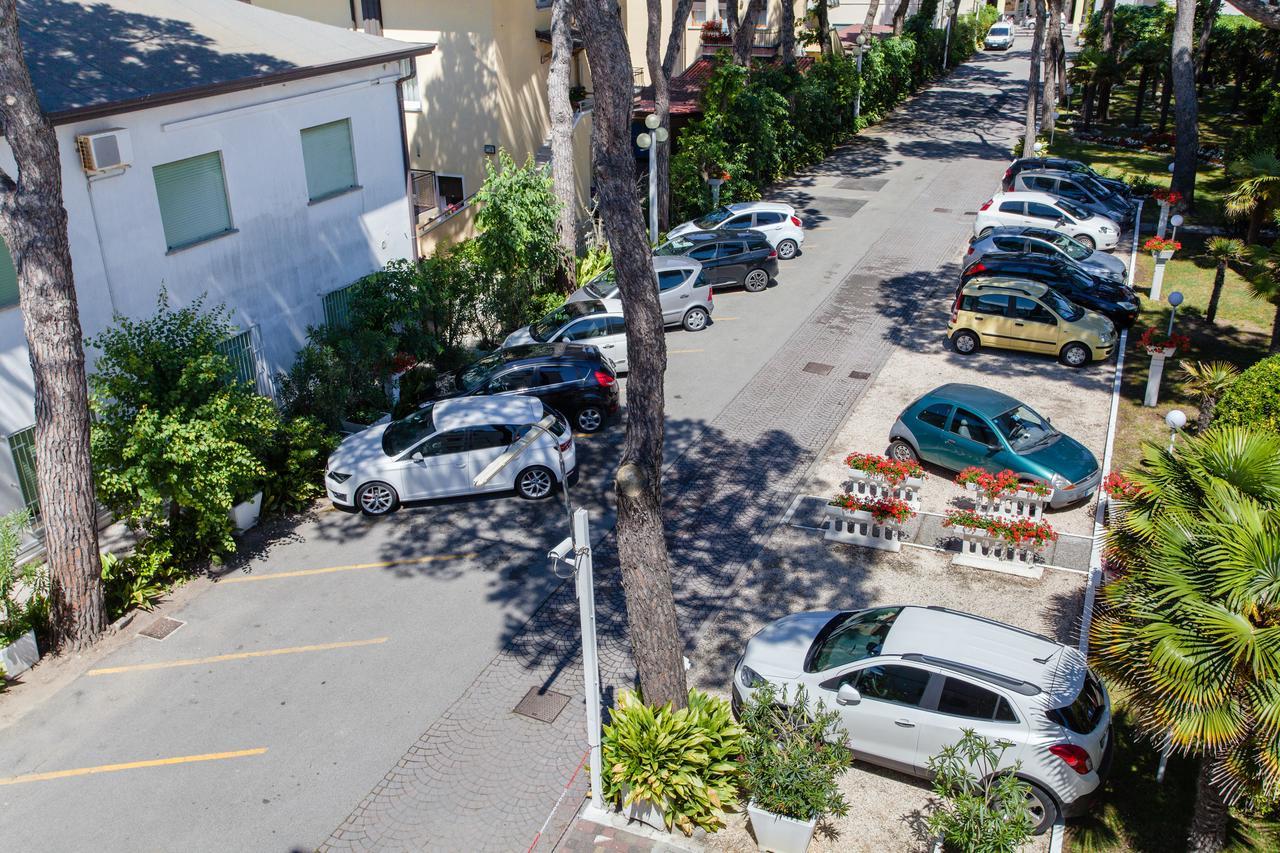 Residence Marina Lido di Jesolo Exterior foto
